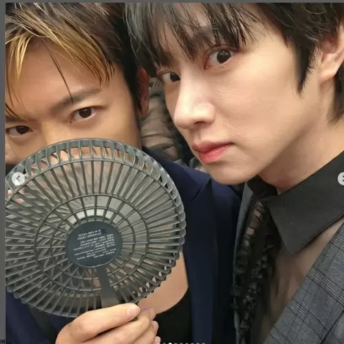 イジュンギ　superjunior ヒチョル 特大 紙袋 スジュらしい」「冗談が過ぎる」SUPER JUNIOR・ヒチョルのドンヘ