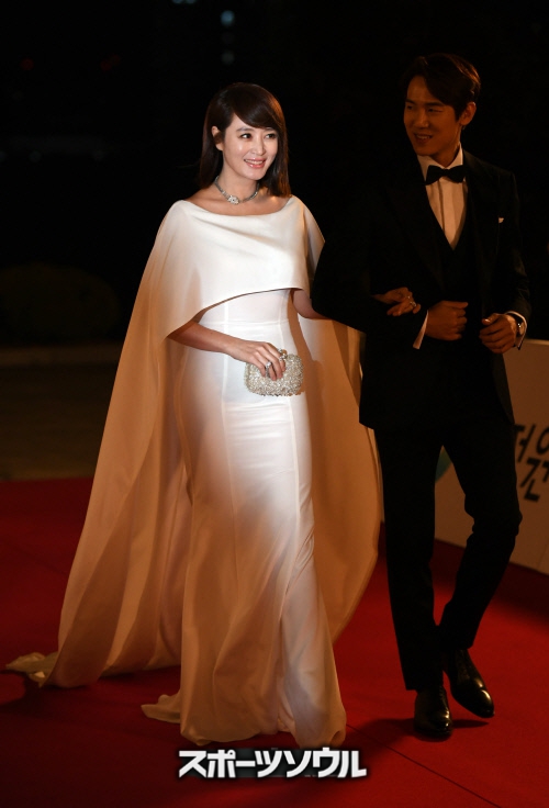 今年の青龍映画賞レッドカーペットを彩った 美しい韓国女優たち スポーツソウル日本版