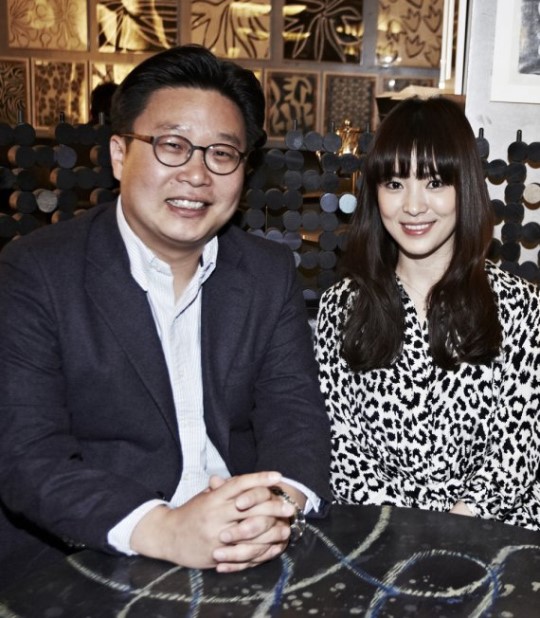 ソン・ヘギョ、反日教授と11年の縁 ~日本の韓流に必要?~人気女優ソン・ヘギョ、韓国の独立運動記念日に際し案内書1万部を寄贈。“名物教授”とともに