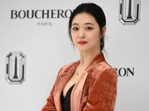 自宅で死亡したK-POPアイドルのソルリ、警察が死因追究のために“剖検”の手続き進める