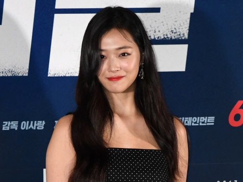 “韓国版ヤフー”がコメント欄廃止の理由…アイドルを死亡に追い込んだ「指殺人」の解決なるか
