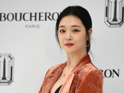 自宅で急逝したソルリ、「他殺の疑いなし」と専門機関。自筆ノートの内容も一部明らかに