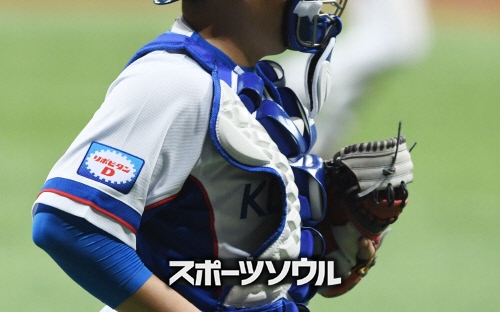 【野球プレミア12】韓国代表ユニに日本語で書かれた「リポD」広告があって問題視