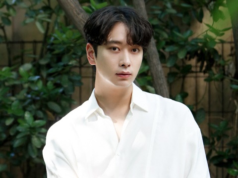 2PMチャンソンが“デキ婚”を発表…JYPエンタとの契約も終了「妊娠初期で慎重だが」【全文】