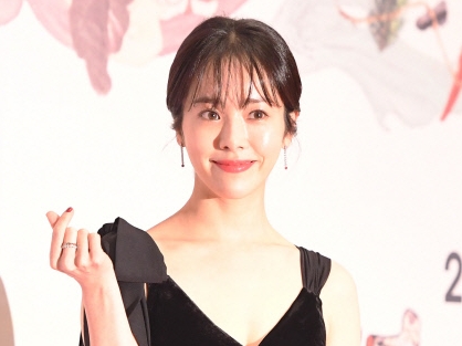 『イ・サン』女優ハン・ジミン、“透け感ドレス”で美肌見せ「綺麗で神秘的」【PHOTO】