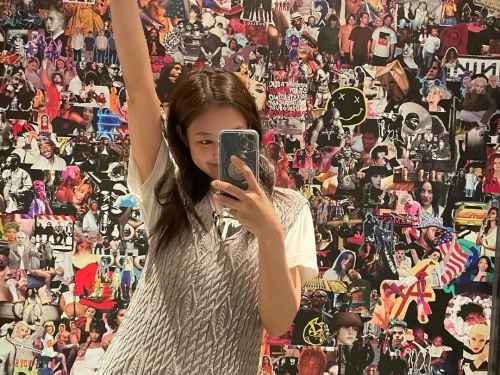 「もしかしてスッピン？」BLACKPINKジェニーがインスタに投稿した“童顔美貌SHOT”にファン絶賛【PHOTO】