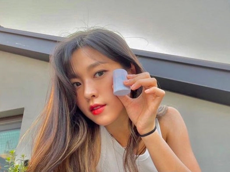 AOAソリョン、変わらぬ美貌と共に撮影風景公開！「人生初の動画編集大変でした」【PHOTO】