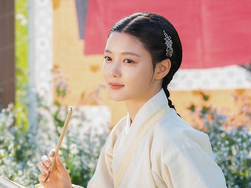 女優キム・ユジョン、やはり韓服が「超似合う！」主演時代劇『紅天機』メイキング大放出【PHOTO】