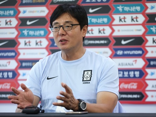 U-23韓国代表ファン・ソンホン監督が目指すサッカーは？「攻守転換の早いチームに」【一問一答】