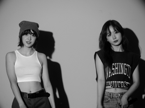 JYPは新人ガールズグループのメンバーが「耳の保養ライブ」で歌唱力をアピール！来年のデビューが“待ち遠しい”