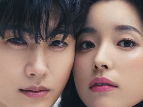『トンイ』女優ハン・ヒョジュ＆パク・ヒョンシク、“超密着ショット”にドキドキ…【PHOTO】