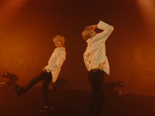 「直視できん」INI、キレッキレダンスで“腹筋チラリ”。パフォーマンス映像に反響続々【画像】