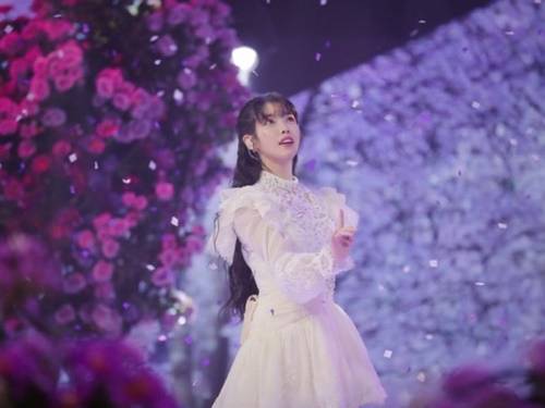 歌手IU、20代最後に披露する新アルバム『Pieces』に込めた“別れ”への思いとは？