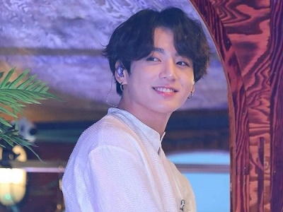 「美青年すぎ」BTSのJUNG KOOK、“眉＆口ピアス”が光るロックビジュアルで魅了【PHOTO】