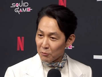 『イカゲーム』俳優イ・ジョンジェに米メディアが“失礼な質問”をした？韓国ファンらが違和感