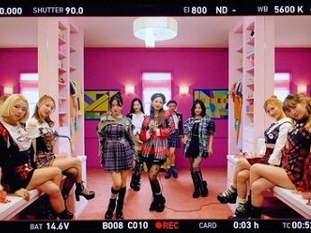 TWICE、初の英語シングルで世界制覇を狙う！10月1日に新曲『The Feels』を全世界同時発表