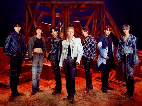 ボーイズグループATEEZ、燃え盛る炎のような力強いミュージックビデオ公開【PHOTO】