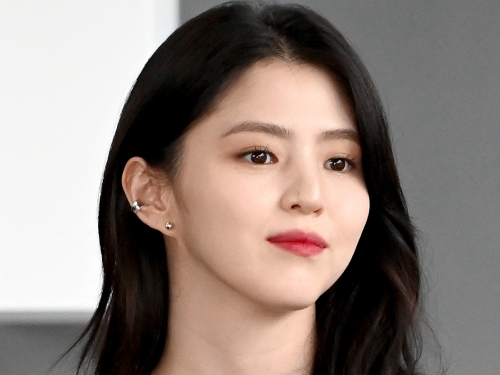 女優ハン・ソヒ、“プライベート感”満載のパジャマ姿に 「髪ボサボサでも天使」と反響【PHOTO】