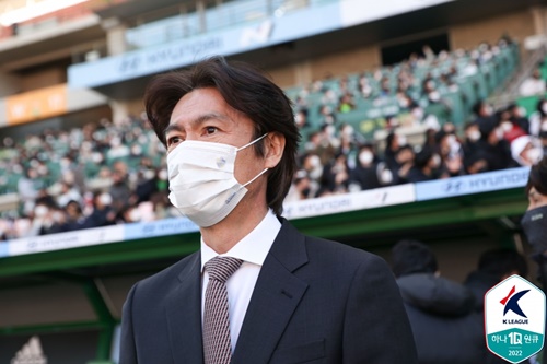 元jリーガーも大活躍 韓国kリーグで唯一無敗の蔚山現代 冴え渡るホン ミョンボ監督の知略とは スポーツソウル日本版 元jリーガーも大活躍 韓国kリーグで唯一無敗の蔚山現代 冴え渡るホン ミョンボ監督の知略とは スポーツソウル日本版