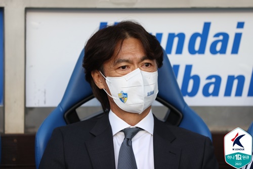 天野純所属の蔚山現代 伝統のダービーで痛恨の3失点完敗 ホン ミョンボ監督 自惚れがあった インタビュー スポーツソウル日本版 天野純所属の蔚山現代 伝統のダービーで痛恨の3失点完敗 ホン ミョンボ監督 自惚れがあった インタビュー スポーツソウル日本版