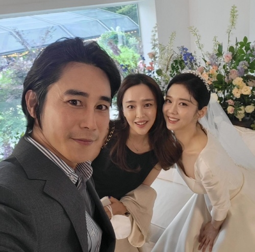 突如結婚発表の女優チャン ナラ 実兄が 幸せいっぱい ウェディング写真公開 同業者も続々祝福 Photo スポーツソウル日本版 突如結婚発表の女優チャン ナラ 実兄が 幸せいっぱい ウェディング写真公開 同業者も続々祝福 Photo スポーツソウル日本版