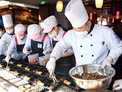 【写真】東京五輪で話題の「給食センター」が北京五輪でも。その中身とは？
