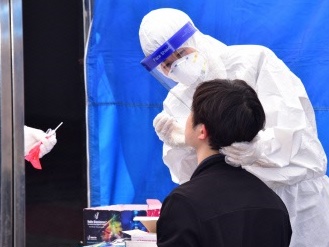 新型コロナの新規感染者が1日で約10万人…再流行本格化の韓国