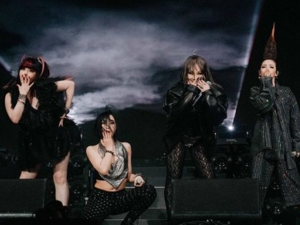 コーチェラで2NE1が“完全体”登場した理由、「私たちの力で集まりかった」とCL