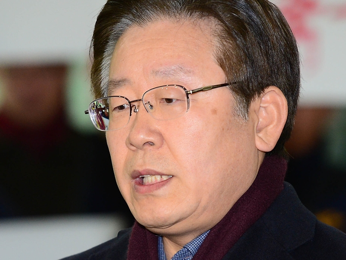 韓国大統領選で敗北の与党イ・ジェミョン候補、「すべての責任は私に」と落選を伝える