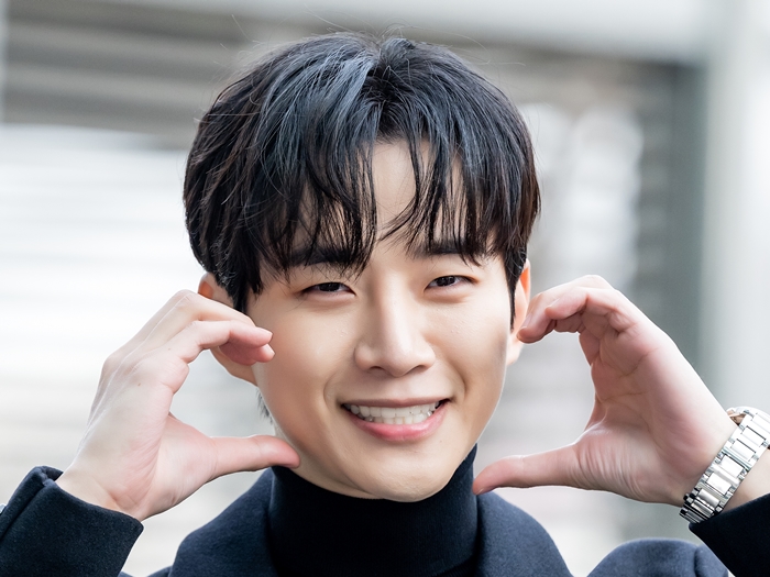 2PMジュノ、アイドル出身者としては“初の受賞”に輝く！俳優としても超一流の証に