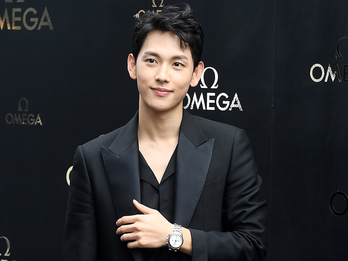 『ミセン』主演俳優イム・シワン、ウクライナへの寄付を長期の“ホテル予約”で実施
