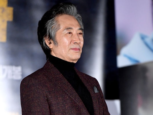 30歳年下の元恋人と8年後に再びスキャンダル…“暴露本”出版＆訴訟に75歳の韓国俳優が対抗