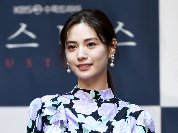 キムハンナ　アイコラ 写真】“現役女子高生”に“完璧ボディ女神”も！「韓国美女チア ...