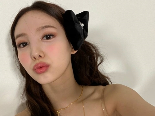 Twiceナヨン 美デコルテ 際立つ衣装で見せた最上級のかわいさ 天性のアイドル Photo スポーツソウル日本版