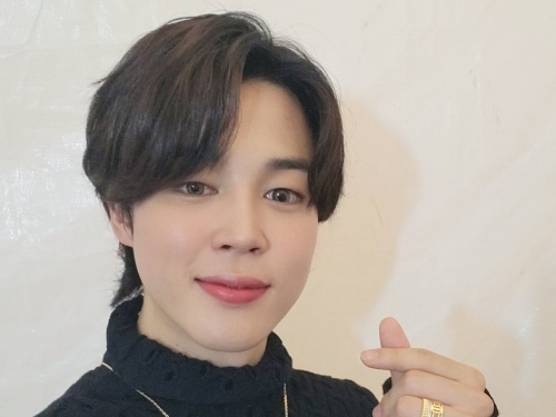 お顔が美しすぎ」BTS・JIMIN、“世界一高貴なセルカ”を公開！受賞
