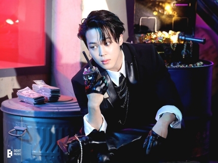 「妄想が現実に」BTS・JIMIN、ファンのハートを盗む“野良猫”に大変身！最新ビジュに歓喜の声【PHOTO】