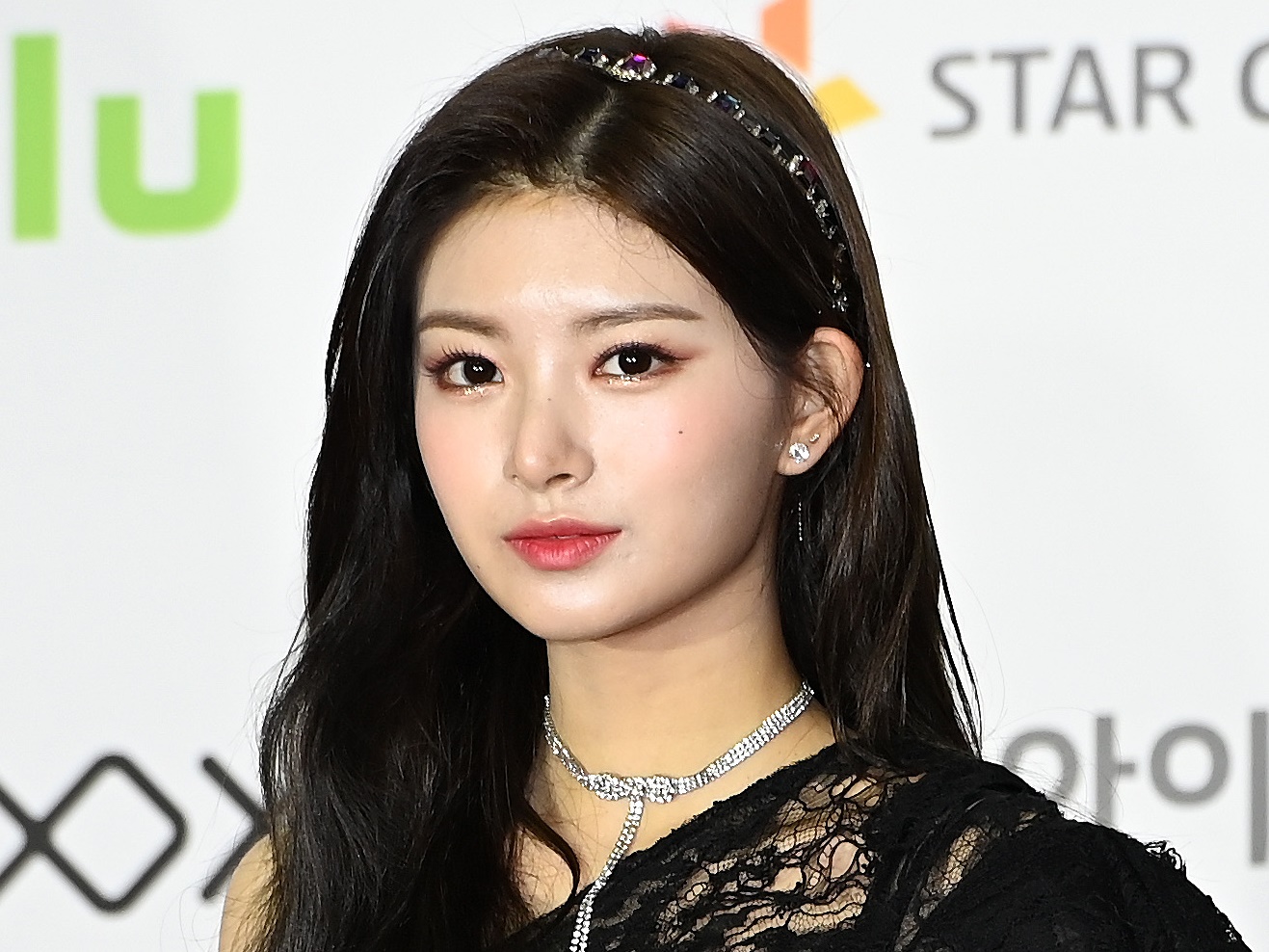“韓国式の挨拶”をせず袋叩きにされた中国出身K-POPアイドルが母国に帰る…休息か逃避か