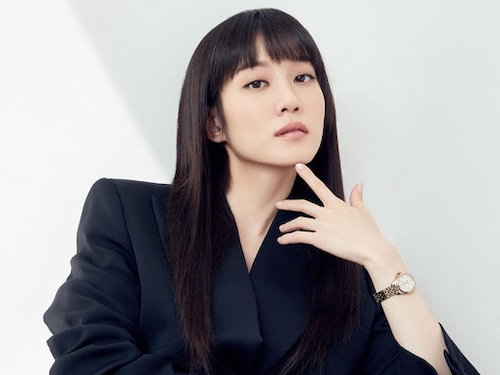 『恋慕』女優パク・ウンビン、ドラマとは違う都会的で愛らしいビジュアルに“うっとり”【PHOTO】