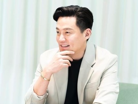 名君イ・サンからハゲ頭の貧乏開業医まで…俳優イ・ソジンが愛されるしかない理由