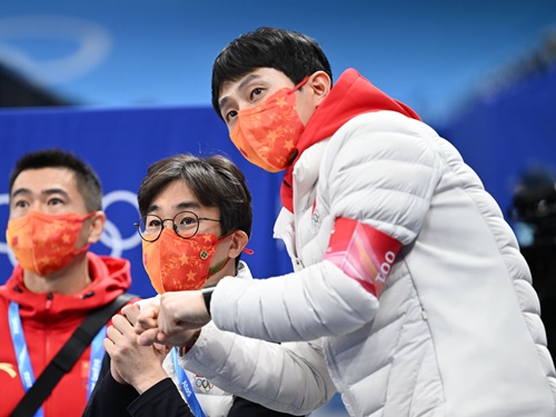 北京五輪で相次ぐ判定騒動で“飛び火”…韓国出身の中国代表コーチが訴え「家族への誹謗中傷やめて」