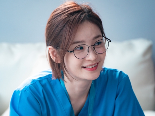 賢い医師生活』チョン・ミド、同窓会を開催!? 突然の“再会SHOT