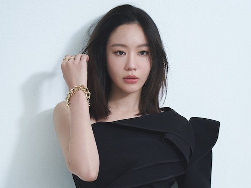 『カンナさん大成功です！』女優キム・アジュンが変わらぬ美貌を披露。“女神がここに！”【PHOTO】