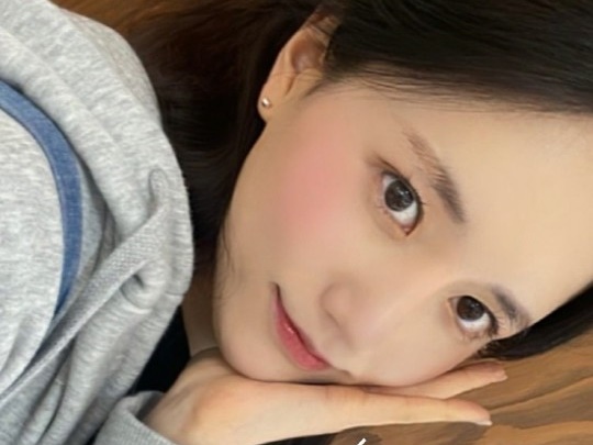 【写真】1年間カムバできないまま解散したLOVELYZ出身のジン、現在はアルバイト？近況が話題