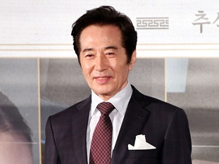 老いた名優と試験管妊娠も経験した30歳年下元恋人、告白本出版か