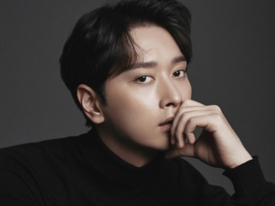 2PMとしての活動はJYPと継続！ファン・チャンソン、新しい所属事務所と契約「胸が高まる思い」