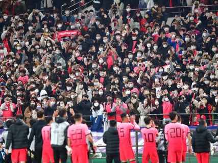 コロナ禍の試合観戦で問われる「声出し応援禁止」の是非…韓国の“超満員”W杯予選で見られた現象