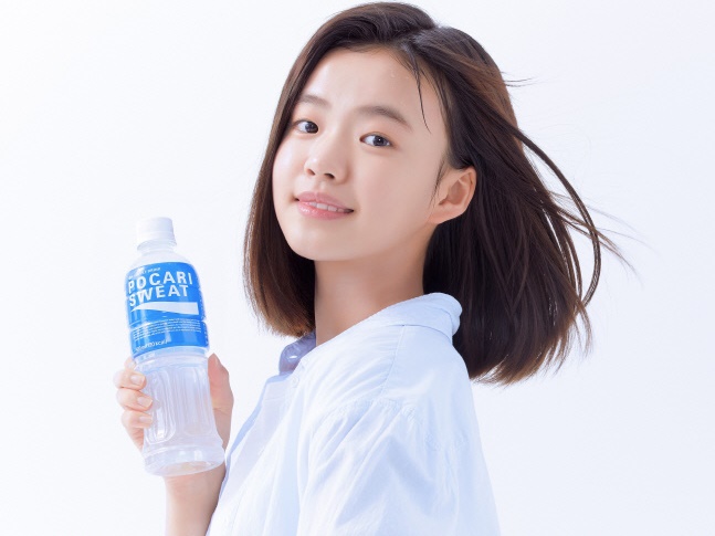 ヒョンビンと結婚したソン・イェジンも過去に経験！13歳の新鋭女優が韓国ポカリのモデルに抜擢