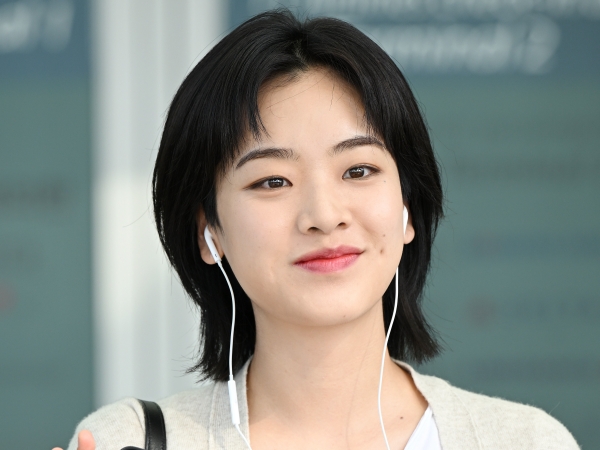 『梨泰院クラス』女優イ・ジュヨン、カンヌ国際映画祭に出席するため、本日フランスへ出国！【空港ファッション】