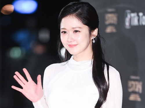 韓国屈指の童顔女優（43）が正統派美女に…「いずれにしろ可愛すぎる」とファン絶賛【PHOTO】