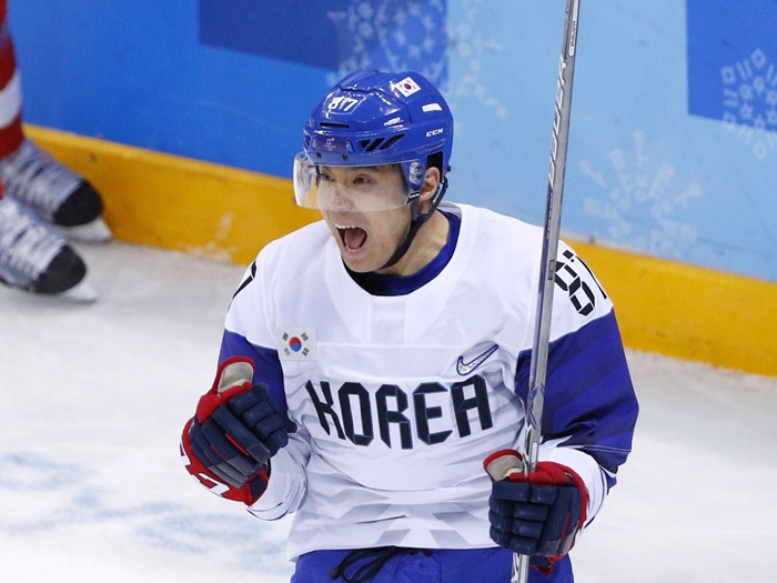 アイスホッケー韓国代表選手が肺がんのため35歳で死去。平昌五輪で歴史的ゴールのチョ・ミンホさん